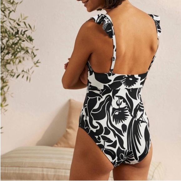 Boden NWT Palermo Ruffle V Swimsuit Black & White Nero/Oriental Bird US 8 Preppy - Picture 2 of 16